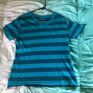 Medium V neck striped Arizona jean co. T-shirt
